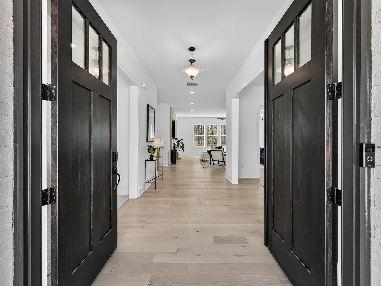 5 bed, 5.5 bath, 5220 sqft, $6,300 — Photo 2