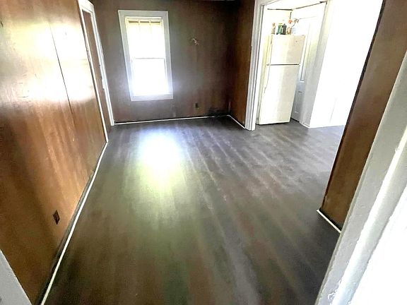 3rd image of 501 E 7th St #1