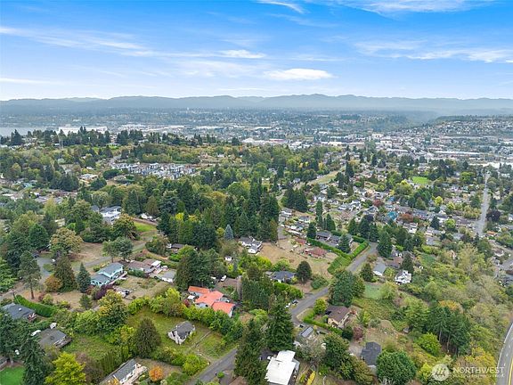 5th image of 7652 S 135th Street