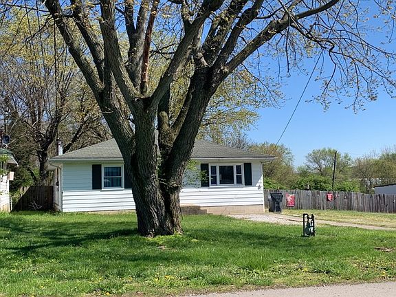 3rd image of 1360 Little Ave