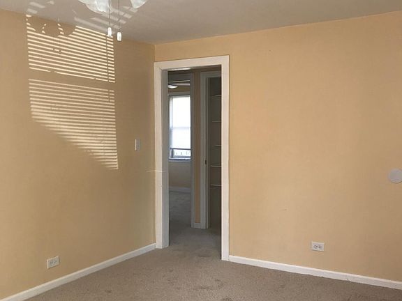 2nd image of 1028 N Elmwood Ave