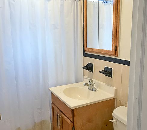 5th image of 8825 148th St APT 5J