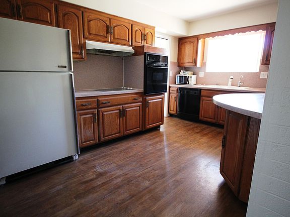 4th image of 10841 W Canterbury Dr