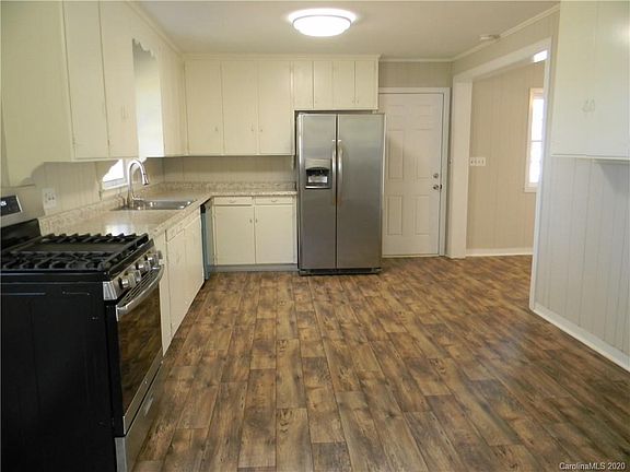 2nd image of 1316 Poston Cir