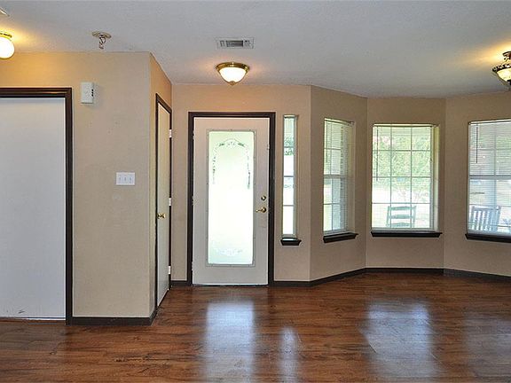 4th image of 23419 Willowick St