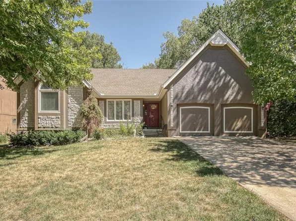11715 S Winchester St, Olathe, KS 66061