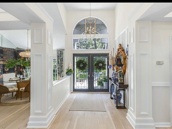 2nd image of 4 Sweetwater Oaks Dr