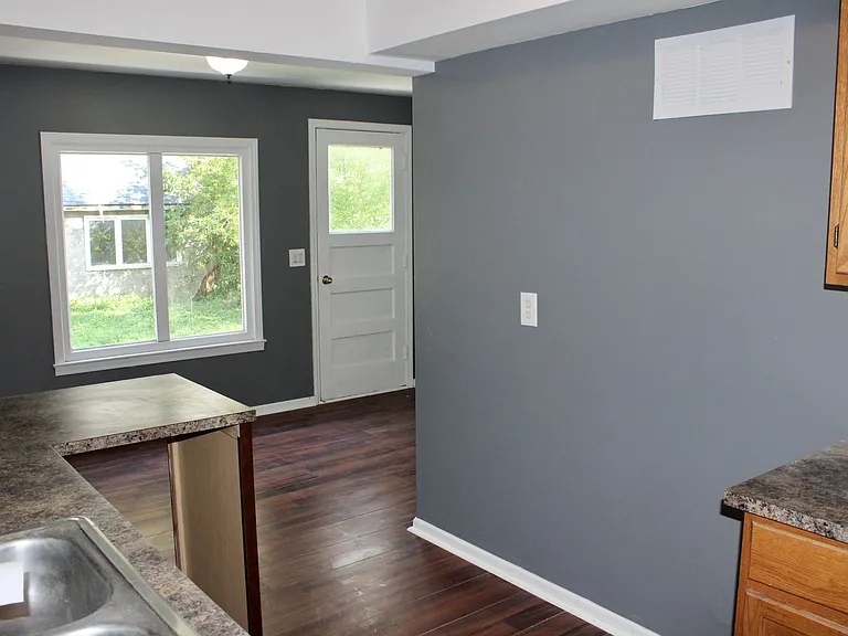 3922 Herrick St — Photo 8