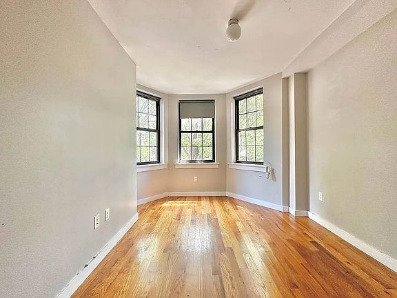 4th image of 1245 Jefferson Ave Floor 3