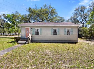 725 Powell Dr, Niceville, FL 32578