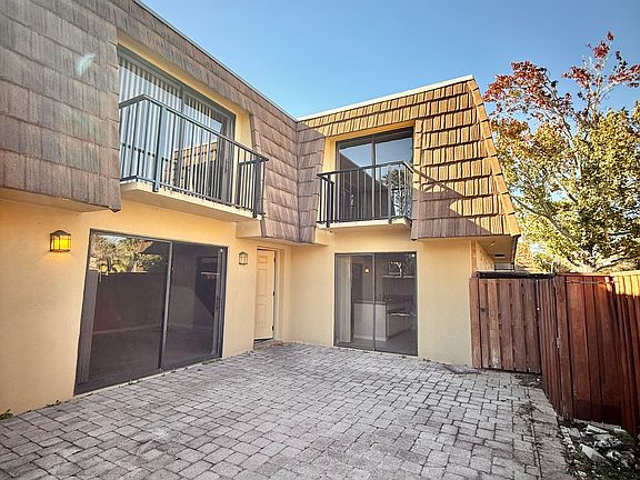 2nd image of 5285 Coral Ct #621