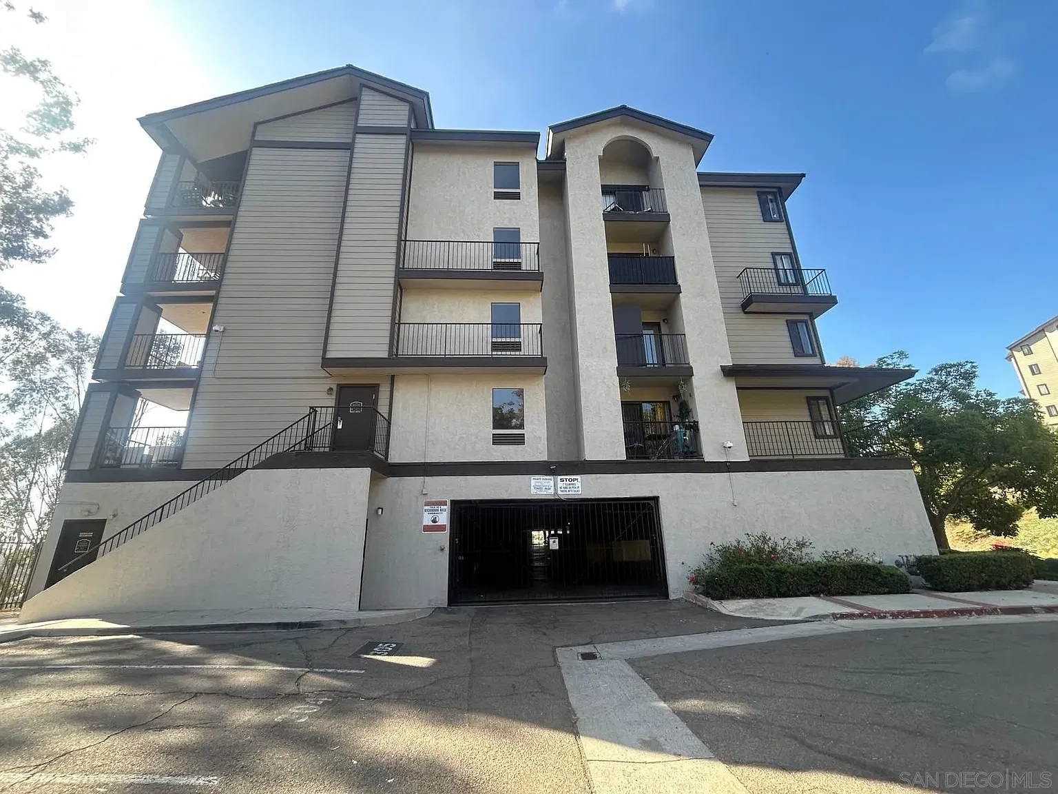 2 bed, 2.0 bath, 1134 sqft, $2,950 — Photo 3