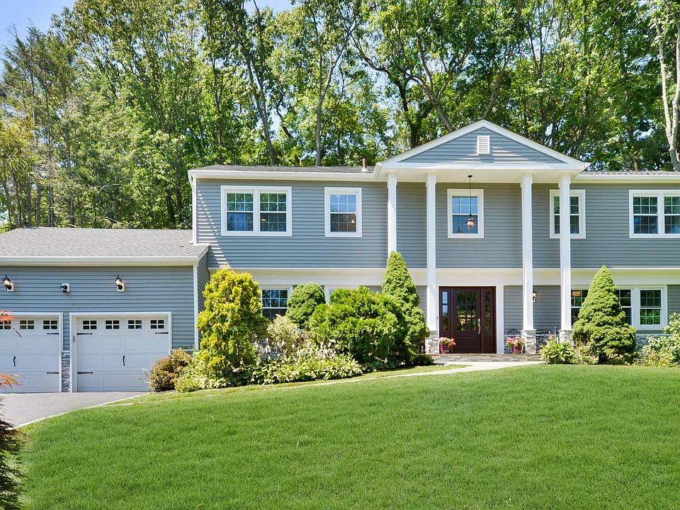 Welcome home to 8 Romar Ave.