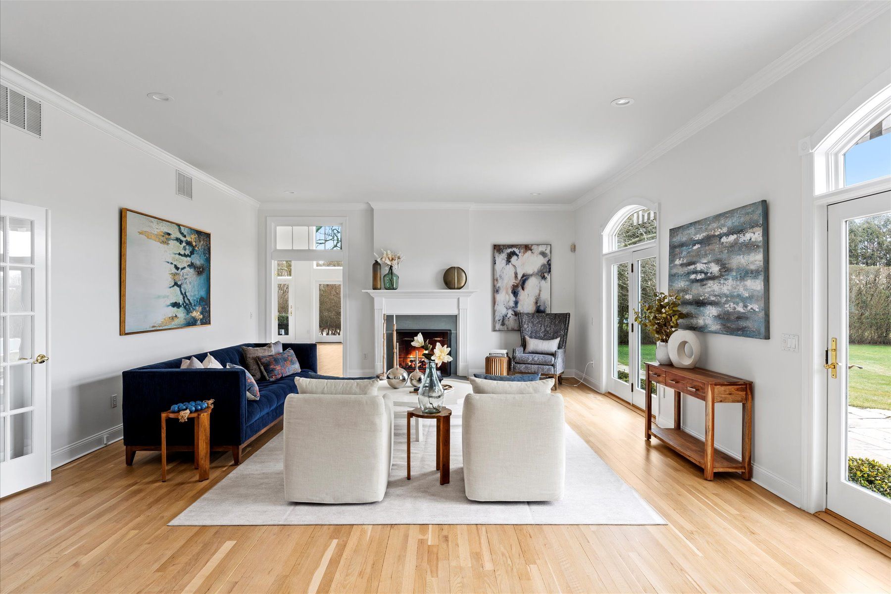 99 Pheasant Close E, Southampton, NY 11968 Out East