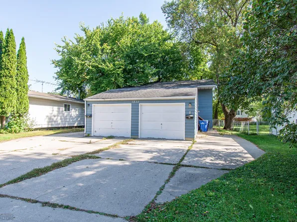 1322 14 1/2 St S, Fargo, ND 58103