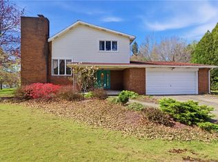 6 Manorview Dr, Greenville, PA 16125