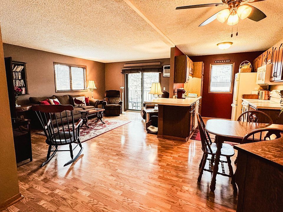 1st image of 925 Bahls Dr APT 208