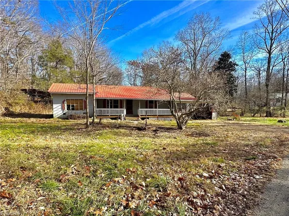 205 Buckner Pl, Thomasville, NC 27360