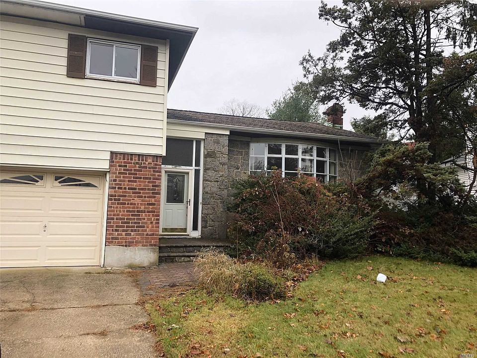 1st image of 11 Birchwood Park Dr