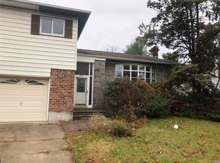 11 Birchwood Park Dr, Jericho, NY 11753