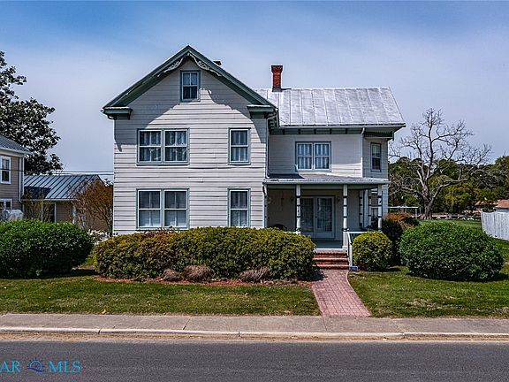 3rd image of 742 Main St