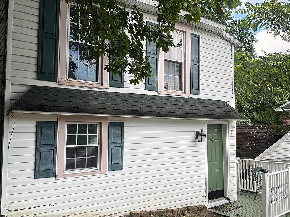 2 Belair St