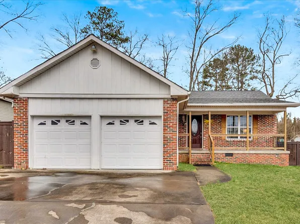 1493 Hale Bowen Dr, Dalton, GA 30721