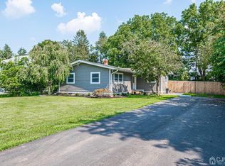 17 Griggs Dr, Dayton, NJ