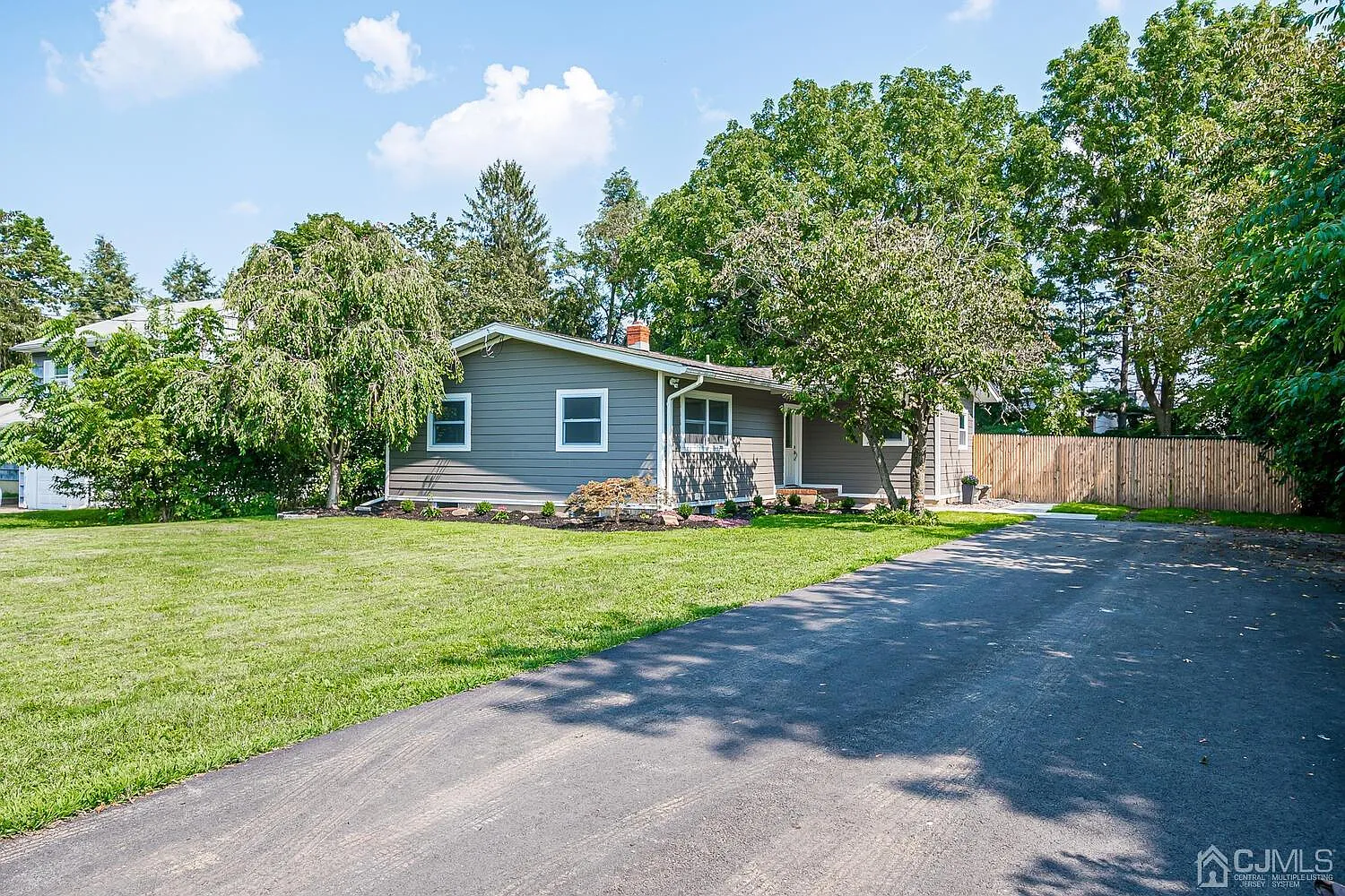 17 Griggs Dr photo 1