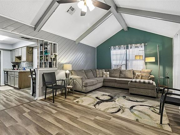 5th image of 1708 Tiffany Dr
