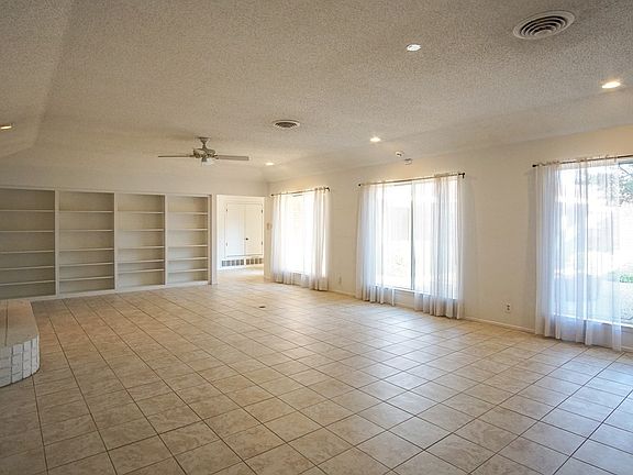 4th image of 1007 Ventura Ave