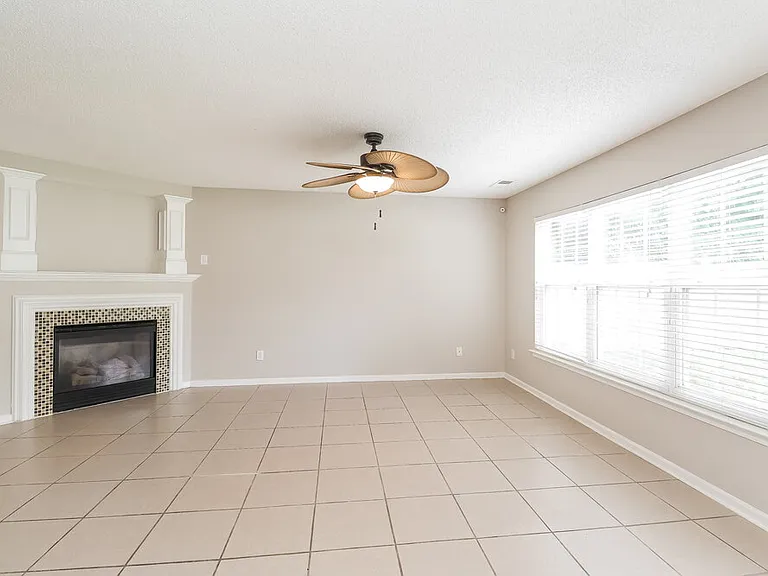 15239 Pangborn Pl — Photo 5