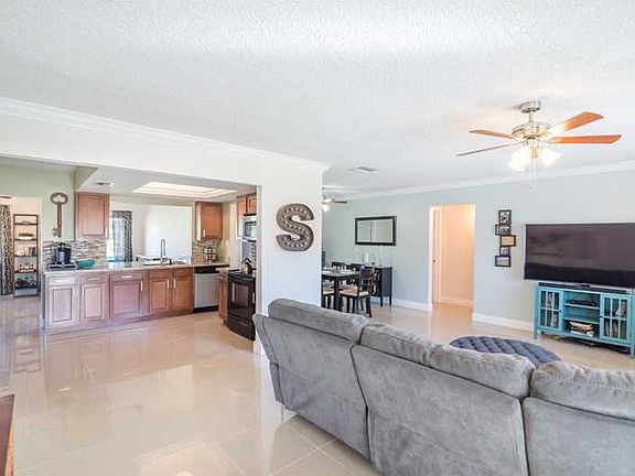 3rd image of 6718 NW 60th Ct