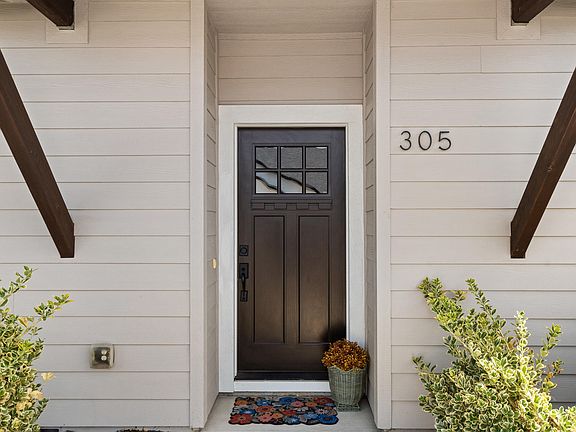 3rd image of 305 Moody Ln