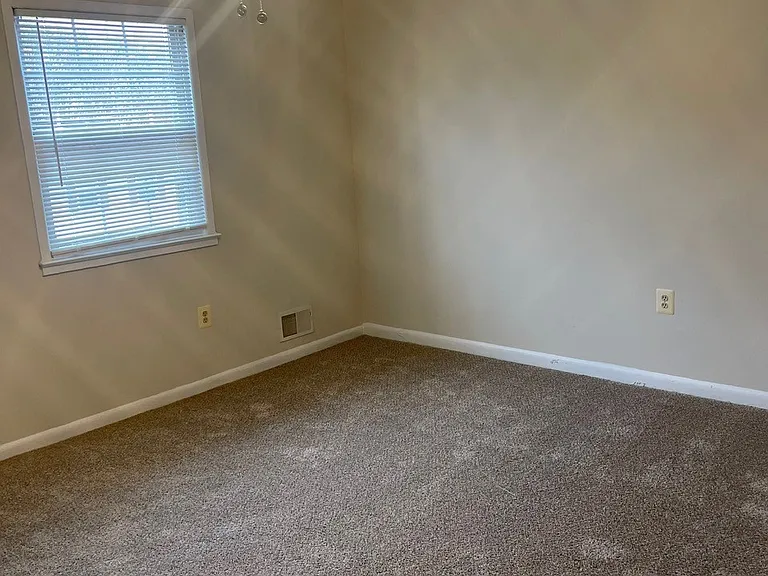 Longview — Photo 182