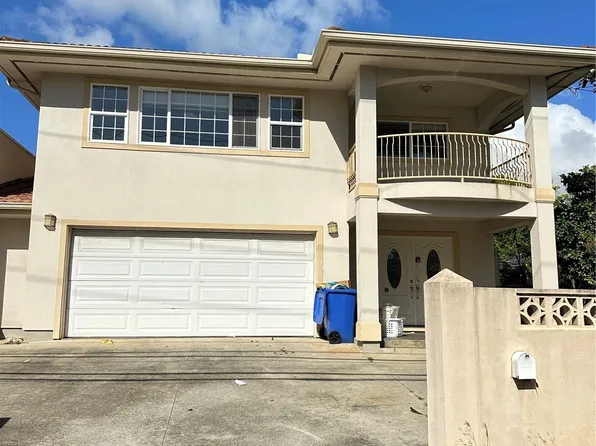 2304 Metcalf St #B, Honolulu, HI 96822