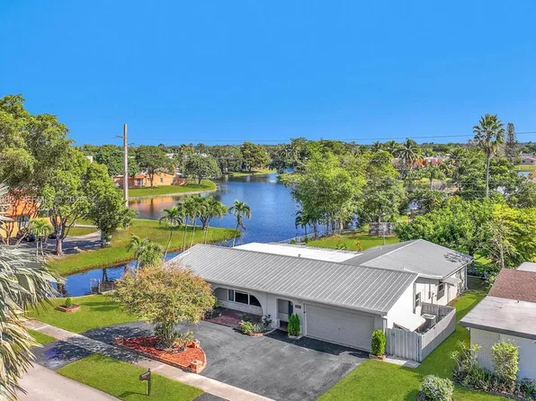 1245 NW 92nd Ave, Pembroke Pines, FL 33024