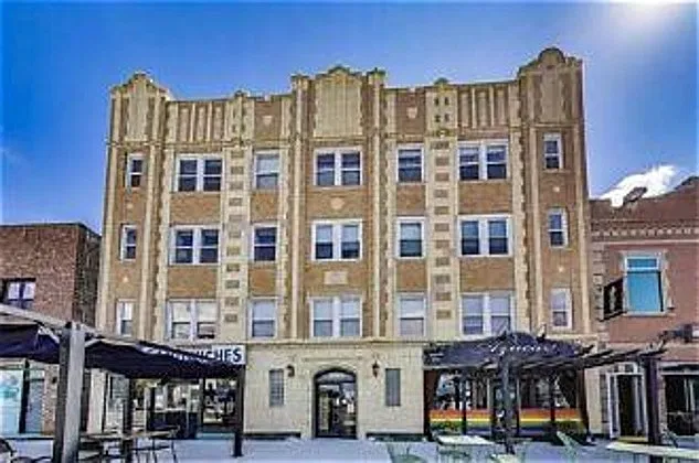 2 bed, 800 sqft, $2,300 — Photo 1