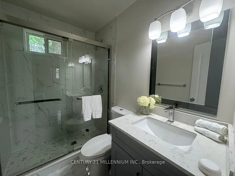 30 Kenilworth Rd #UPPER — Photo 19