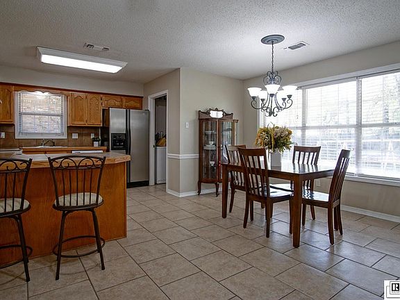 4th image of 106 Sandhurst Cir