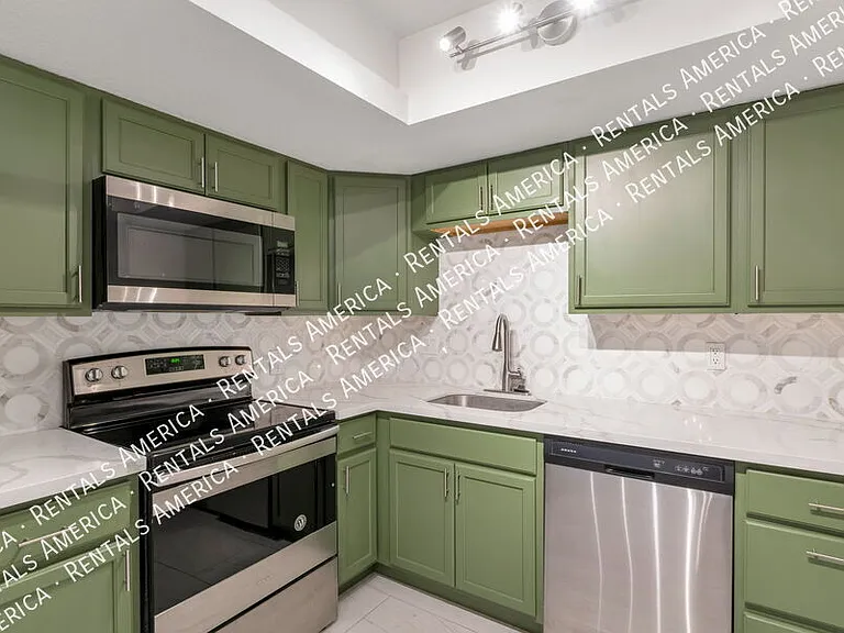 8263 N Oracle Rd #136 — Photo 5