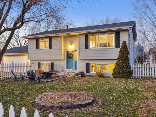 104 Charity Ln, Montrose, MN 55363