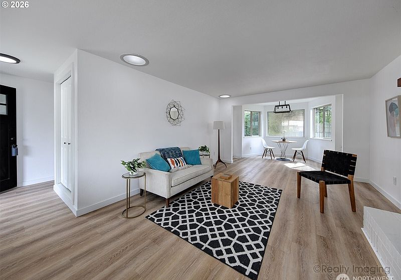 2nd image of 1060 Cowlitz View Court NW