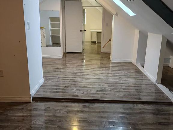 4th image of 11501 1/2 Berendo Ave #4