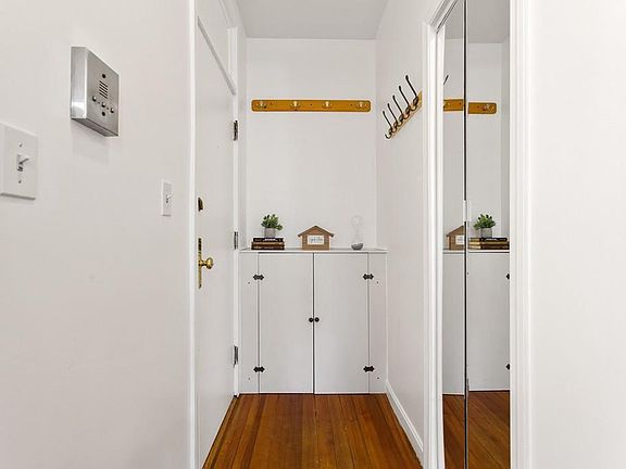 4th image of 20 Huss Ct APT 203