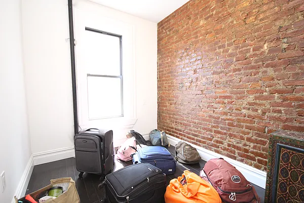 Rented by Compass | media 18