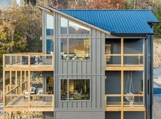 1013 Elm Rd, Gatlinburg, TN 37738