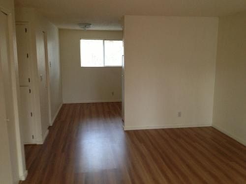 2nd image of 473 W 10th Ave APT 2
