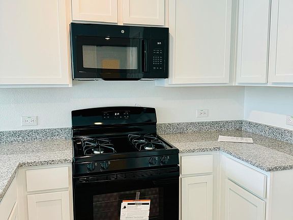 5th image of 7701 Thornton Dr