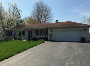 27988 W Fox River Rd, Cary, IL 60013